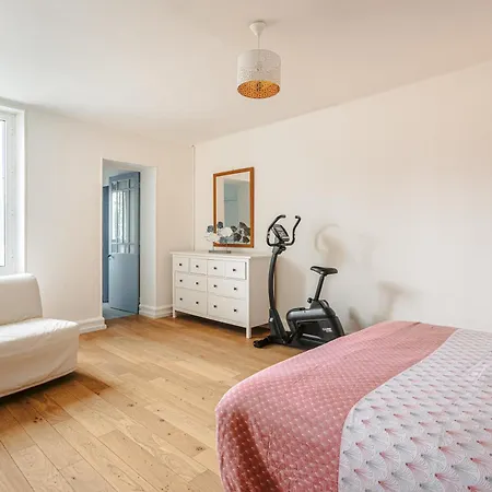 Maison Centre Village Et Foret Holiday home